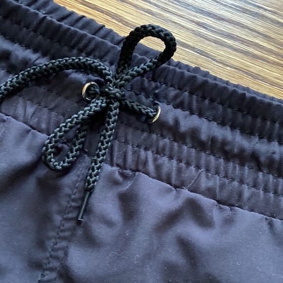 𝅺plus Size Black Shorts - Picture 2 of 6